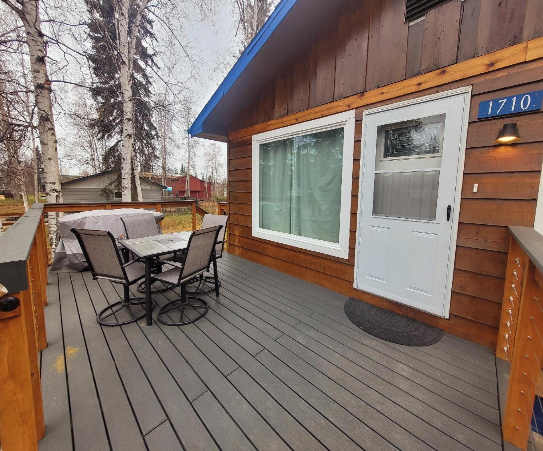 Alaskan Pipeline Place Fairbanks Exterior photo